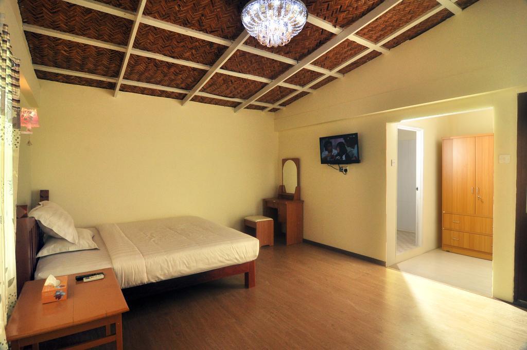 Golden Rose Guest House Old Bagan Exterior photo
